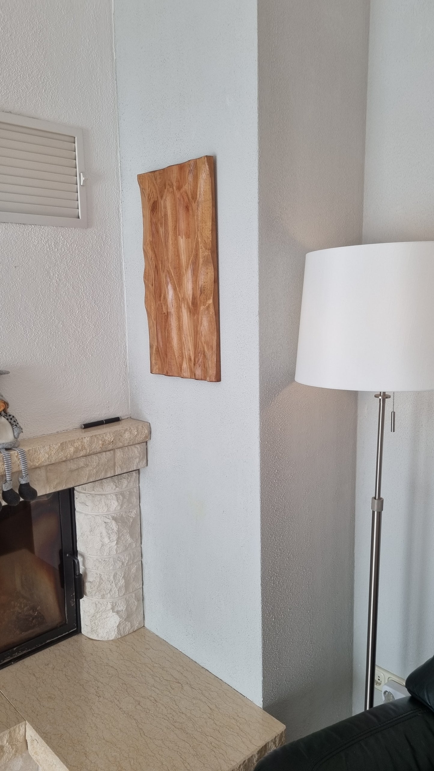 Relief. Handgefertigte Wand Skulptur aus Buche.