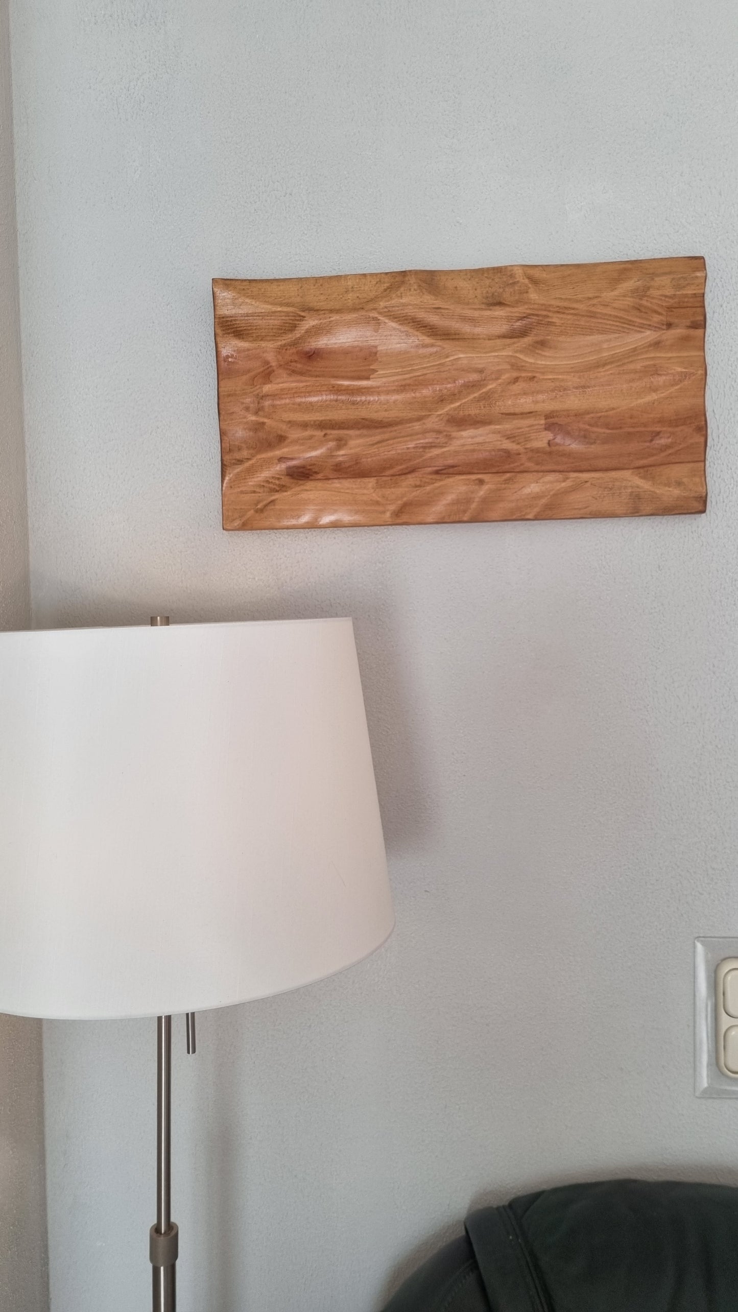 Relief. Handgefertigte Wand Skulptur aus Buche.