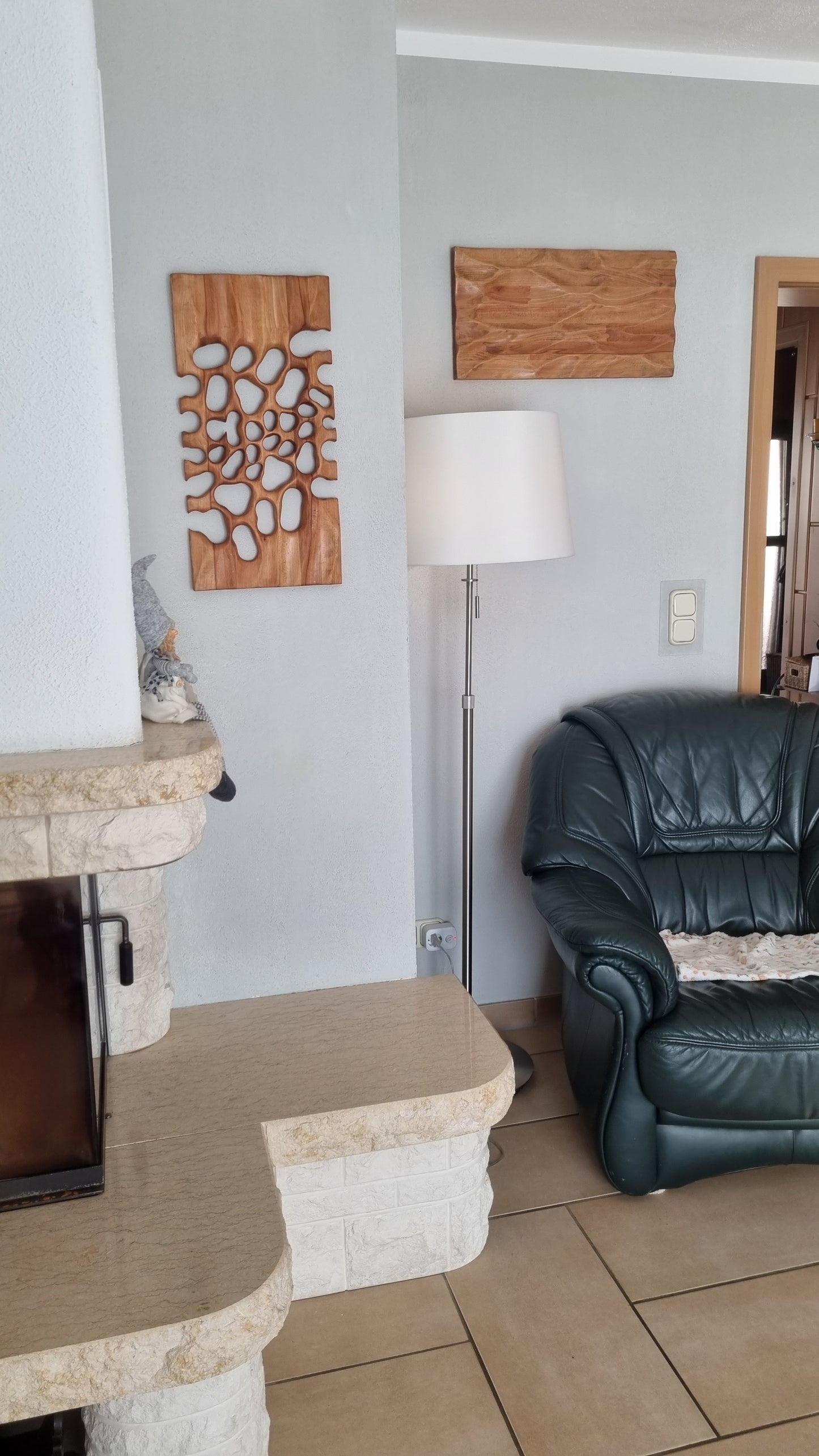 Relief. Handgefertigte Wand Skulptur aus Buche.