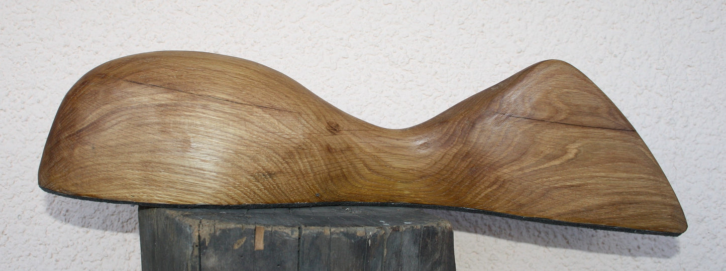 Holzskulptur "Frauenhalbkörper" – Weibliche Form in Perfektion