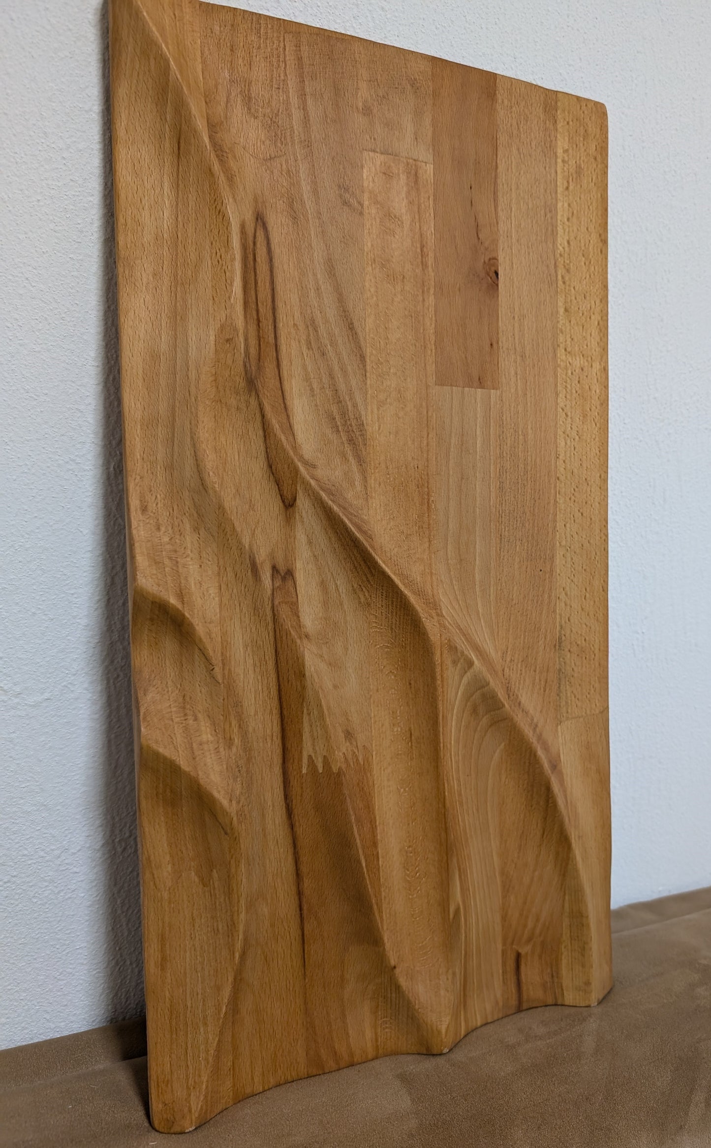 Relief. Handgefertigte Wand Skulptur aus Buche.