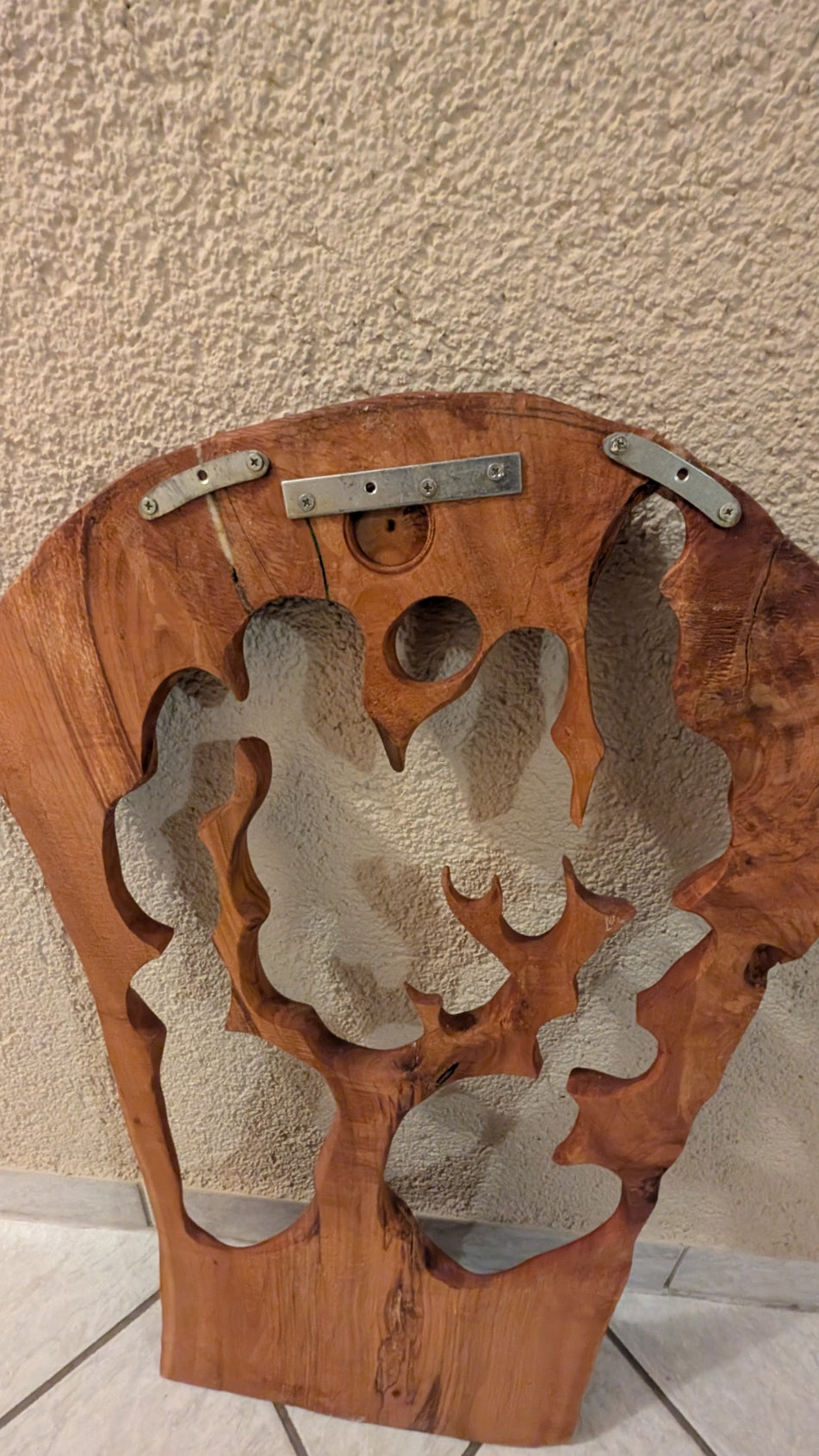 Baum. Help. Handgefertigte Wand Skulptur aus Holz.