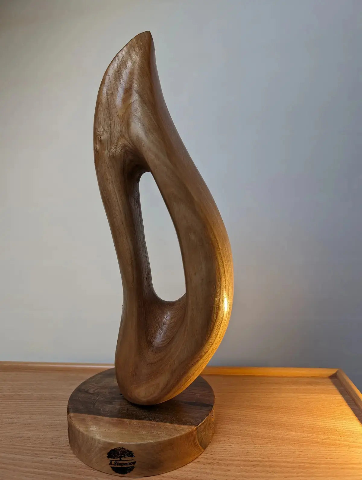 Skulptur Flamme Holz | Abstrakte Figur Feuer | Moderne Kunst Handgefertigt | Wohnzimmer Deko | Dynamisches Design Mein Shop