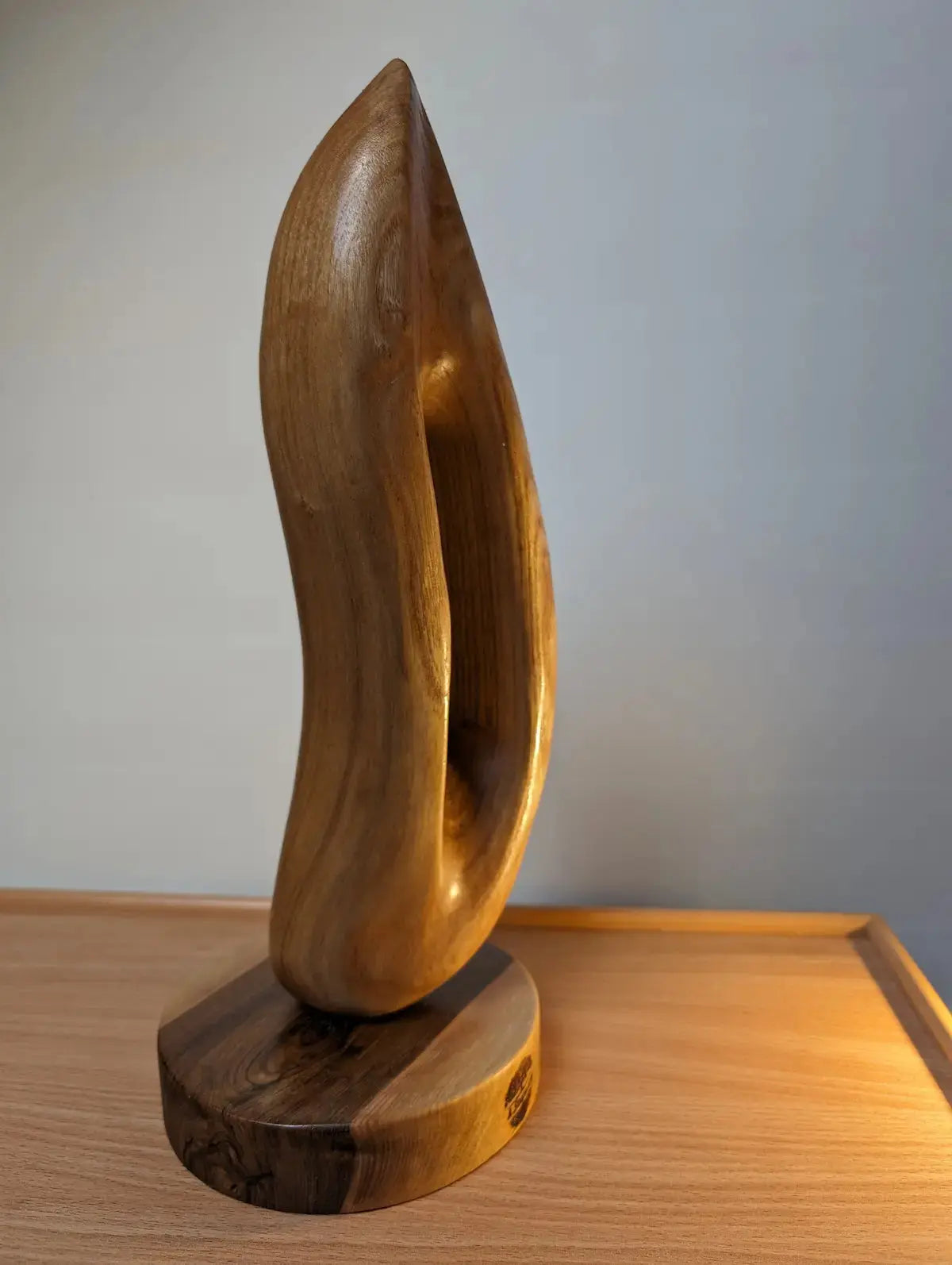 Skulptur Flamme Holz | Abstrakte Figur Feuer | Moderne Kunst Handgefertigt | Wohnzimmer Deko | Dynamisches Design Mein Shop