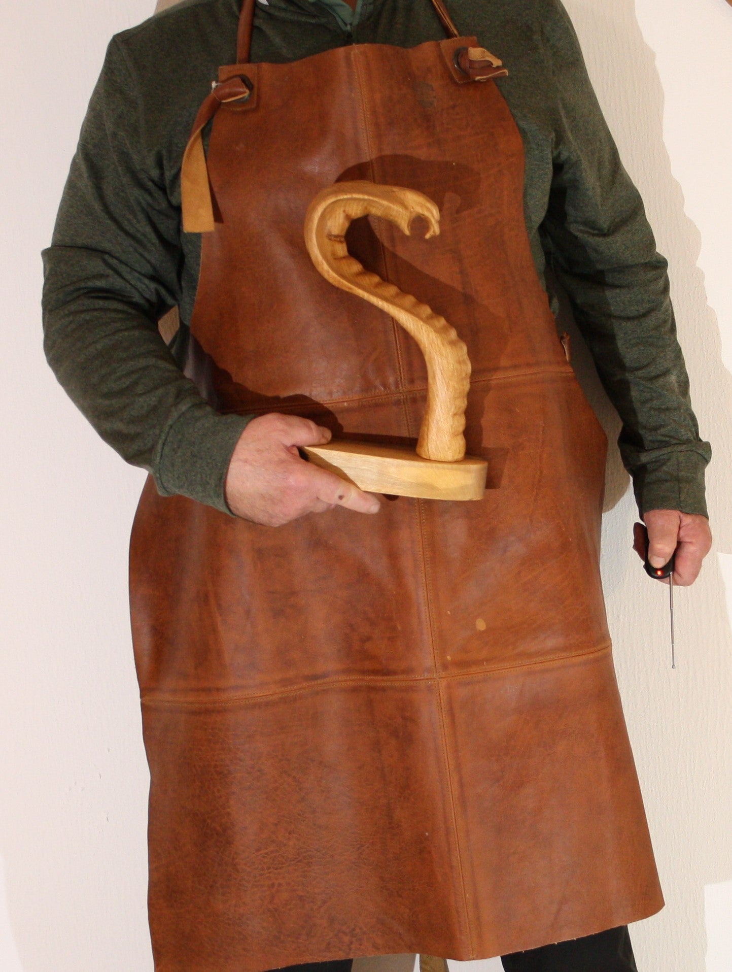 Kobra. Eine abstrakte Figur aus Holz. Holzskulptur,  Skulpturen aus Holz, Wohnzimmer Dekor aus Holz,  Dekoration aus Holz, Holzkunst