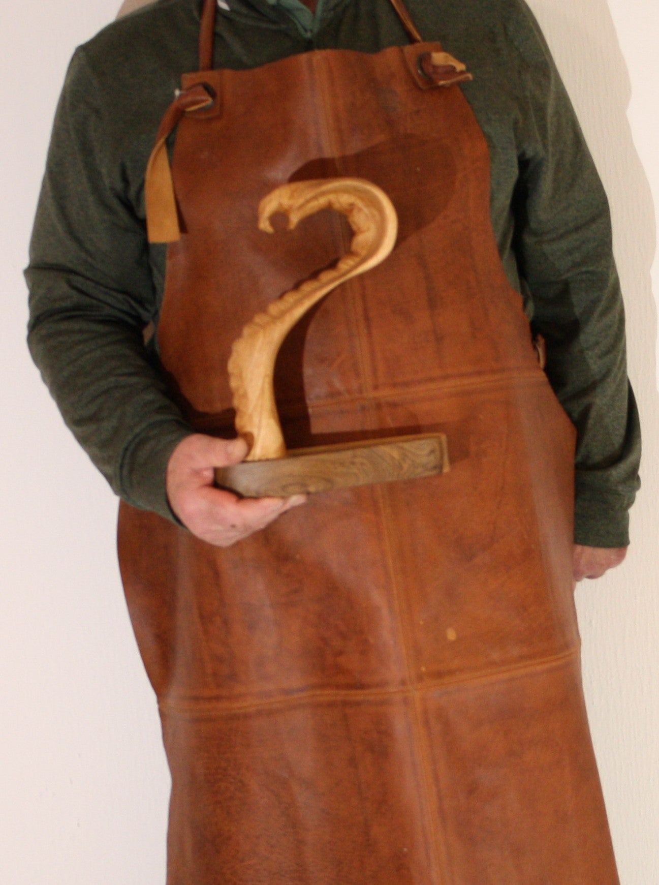 Kobra. Eine abstrakte Figur aus Holz. Holzskulptur,  Skulpturen aus Holz, Wohnzimmer Dekor aus Holz,  Dekoration aus Holz, Holzkunst