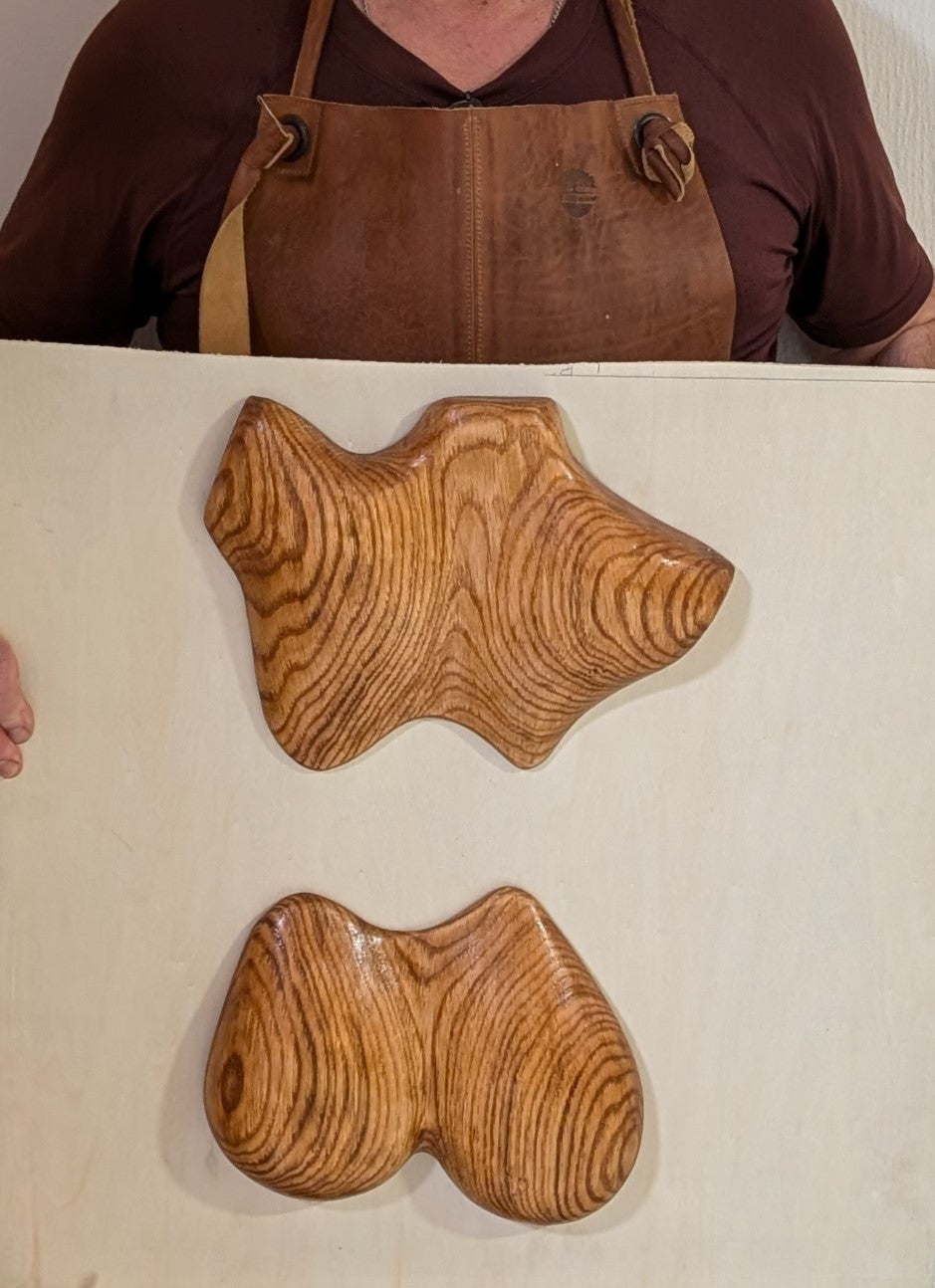 Relief Frauenbüste. Handgefertigte Wand Skulptur aus Roteiche.