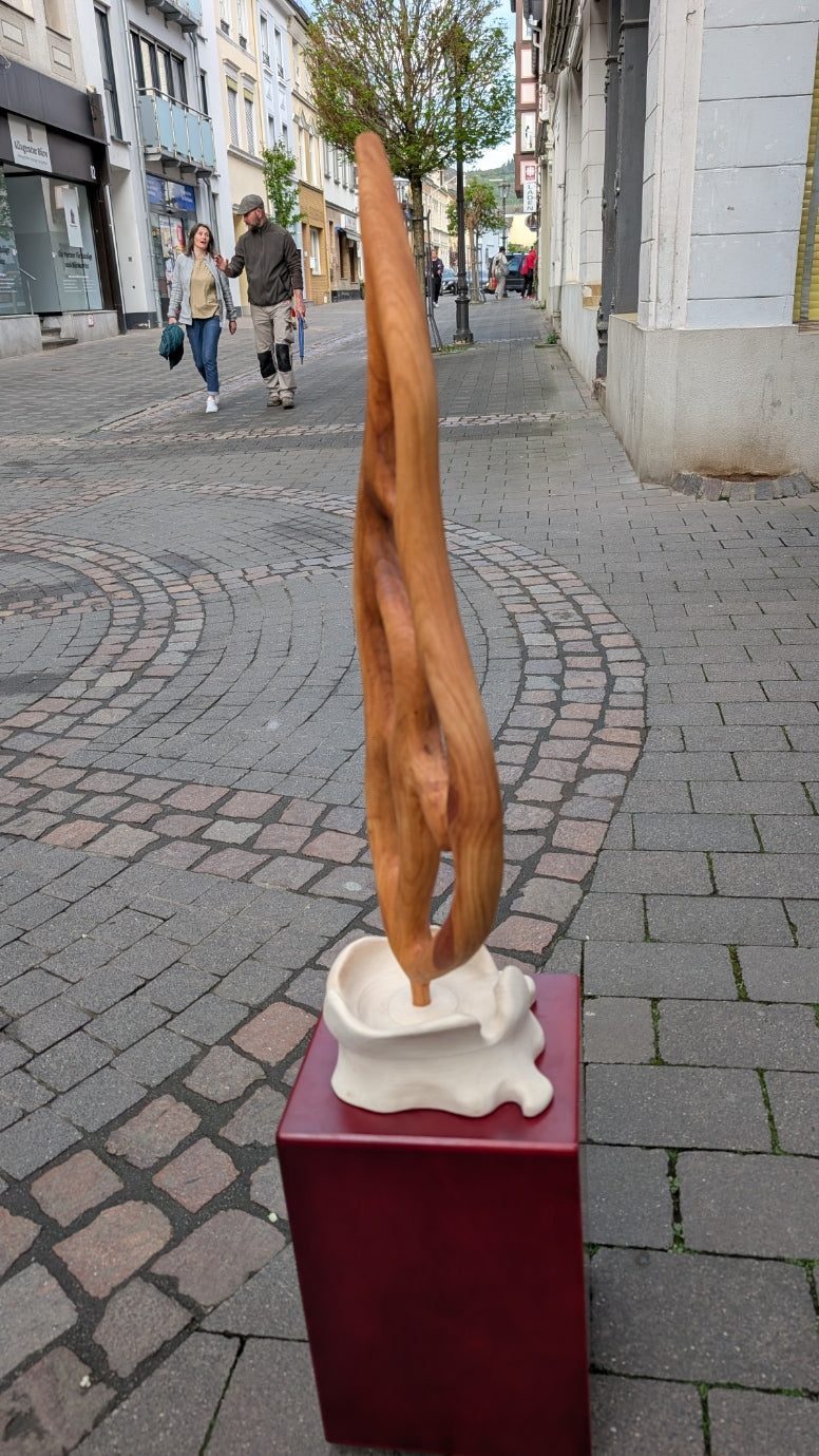 Skulptur Flamme, geschmolzene Kerze Abstrakte Feuerfigur Modern, Dynamische Holzkunst Handgefertigt, Wohnzimmer Deko, Einzigartiges Design