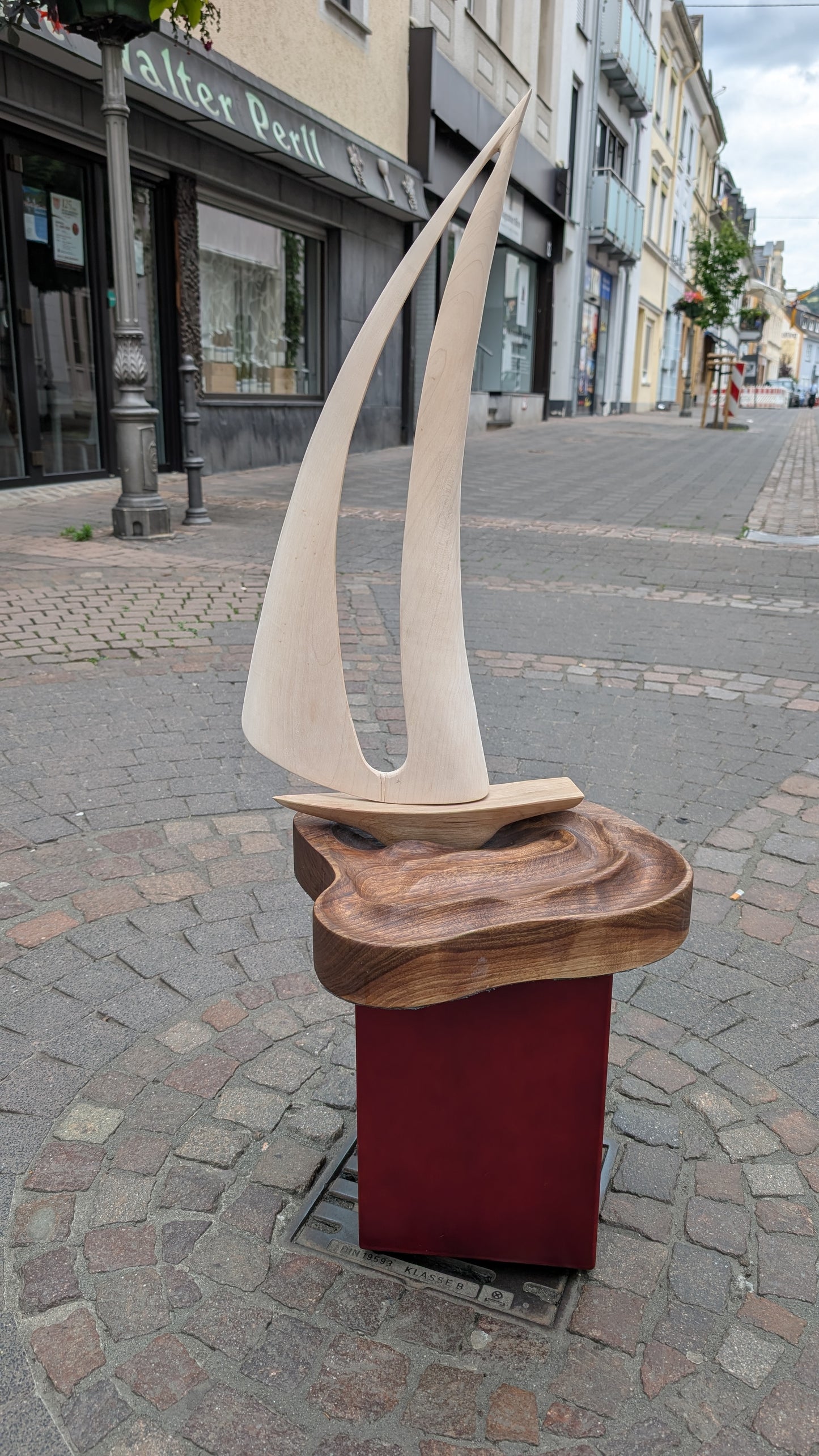 Segelboot Holzskulptur. abstract  wood art . abstract wood sculpture, hand carved wood figure