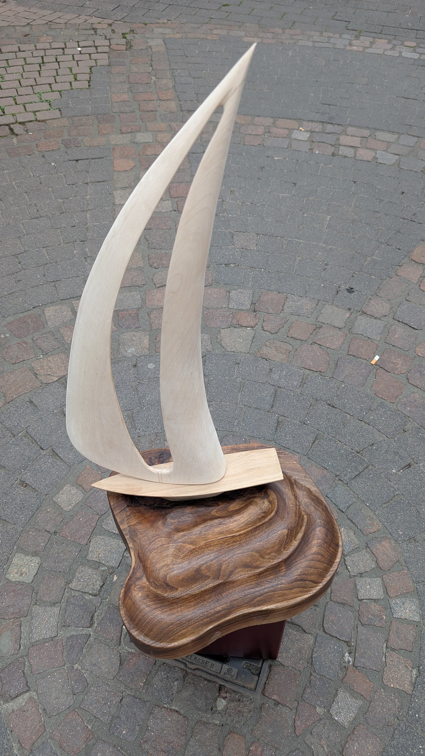 Segelboot Holzskulptur. abstract  wood art . abstract wood sculpture, hand carved wood figure