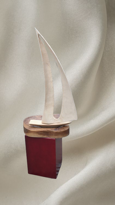 Segelboot Holzskulptur. abstract  wood art . abstract wood sculpture, hand carved wood figure