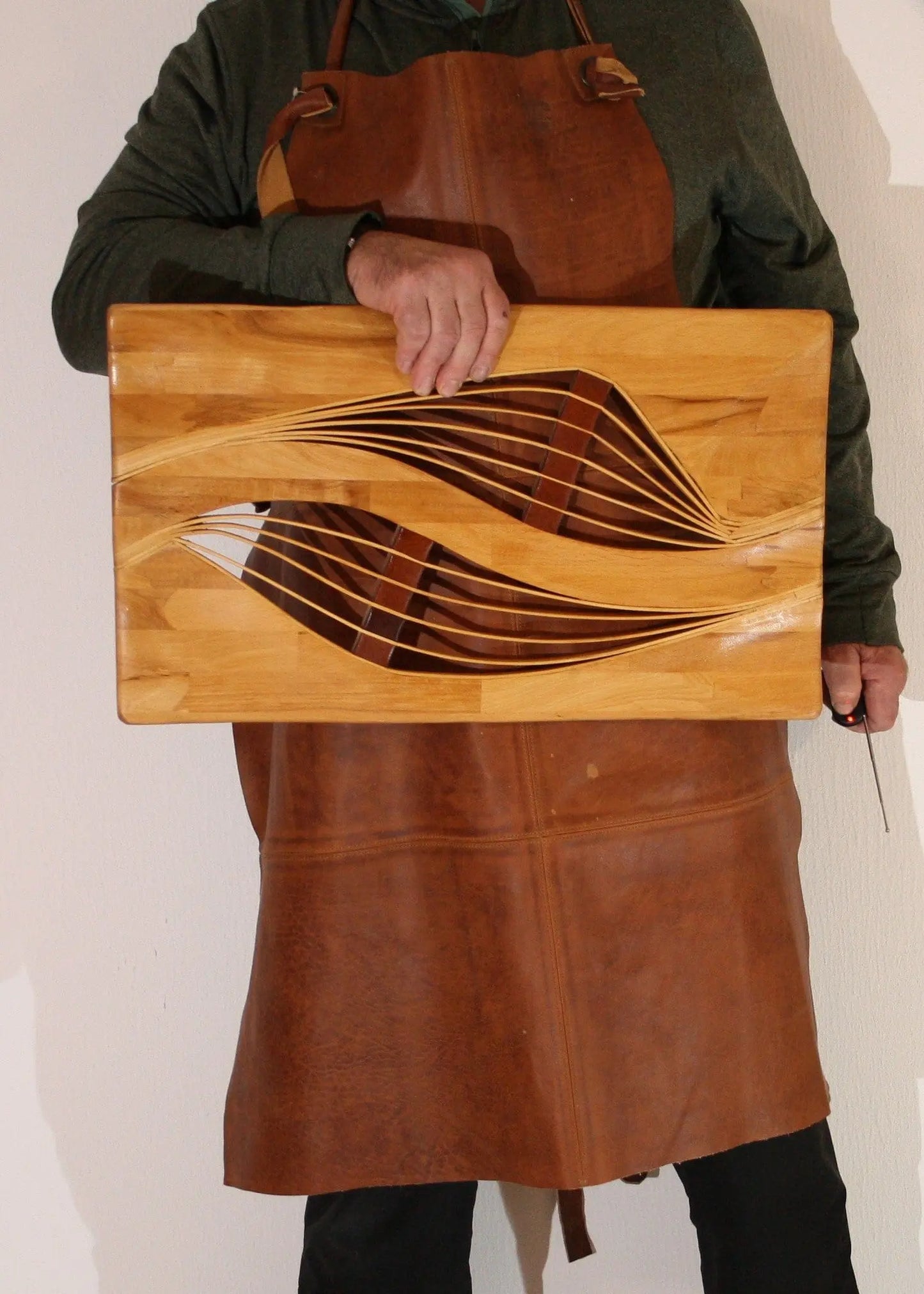 Blätter. Abstrakte Wandskulptur aus Buche, handgefertigt 