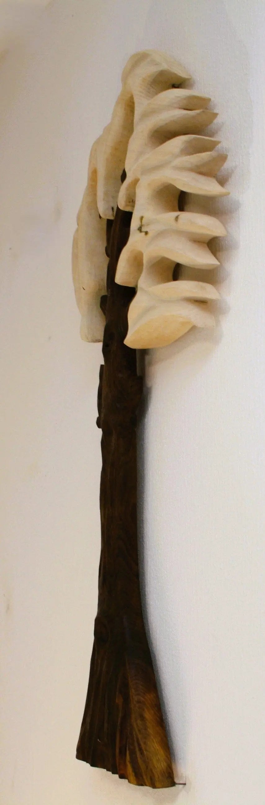 Lebensbaum Wandskulptur Walnuss Linde symbolische Kunst