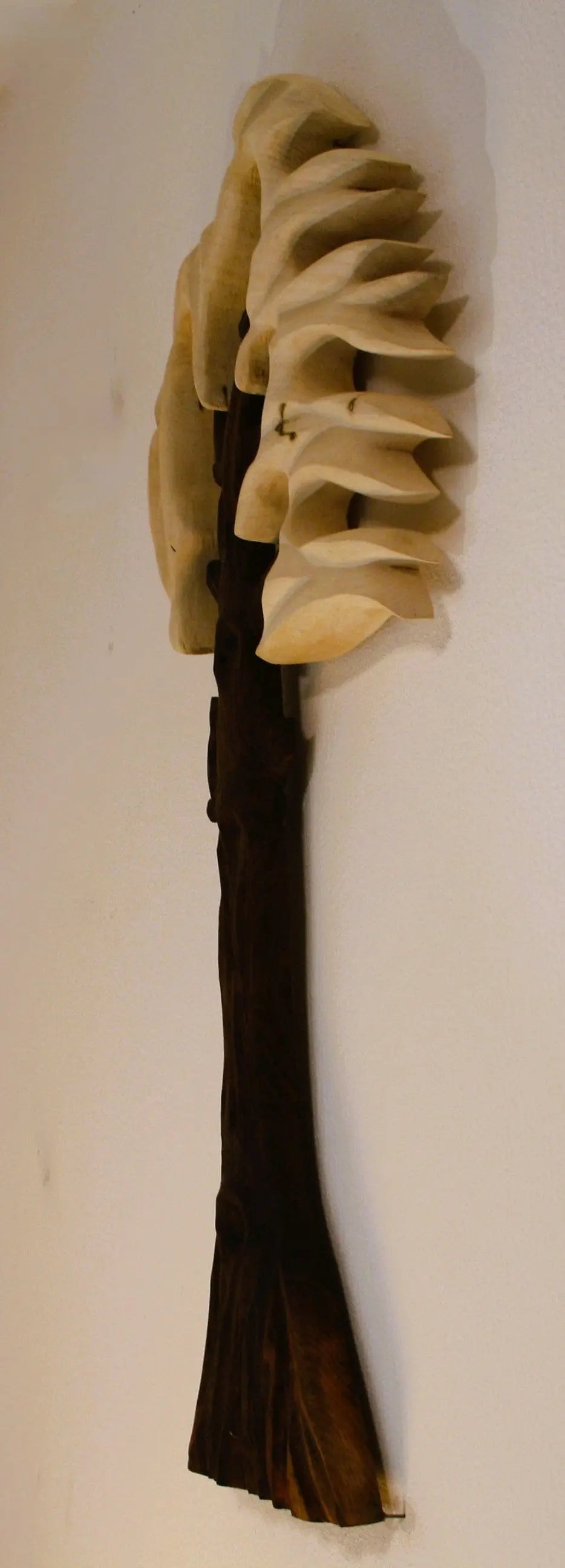 Lebensbaum Wandskulptur Walnuss Linde symbolische Kunst