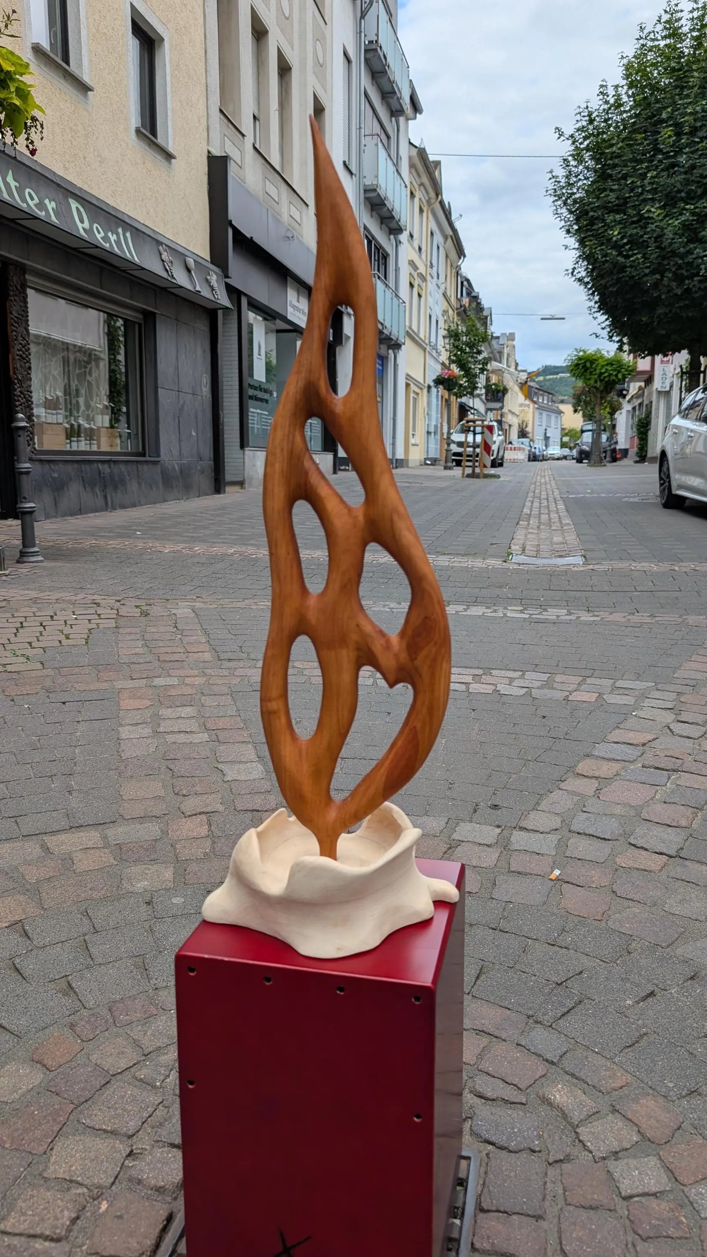 Skulptur Flamme, geschmolzene Kerze Abstrakte Feuerfigur Modern, Dynamische Holzkunst Handgefertigt, Wohnzimmer Deko, Einzigartiges Design