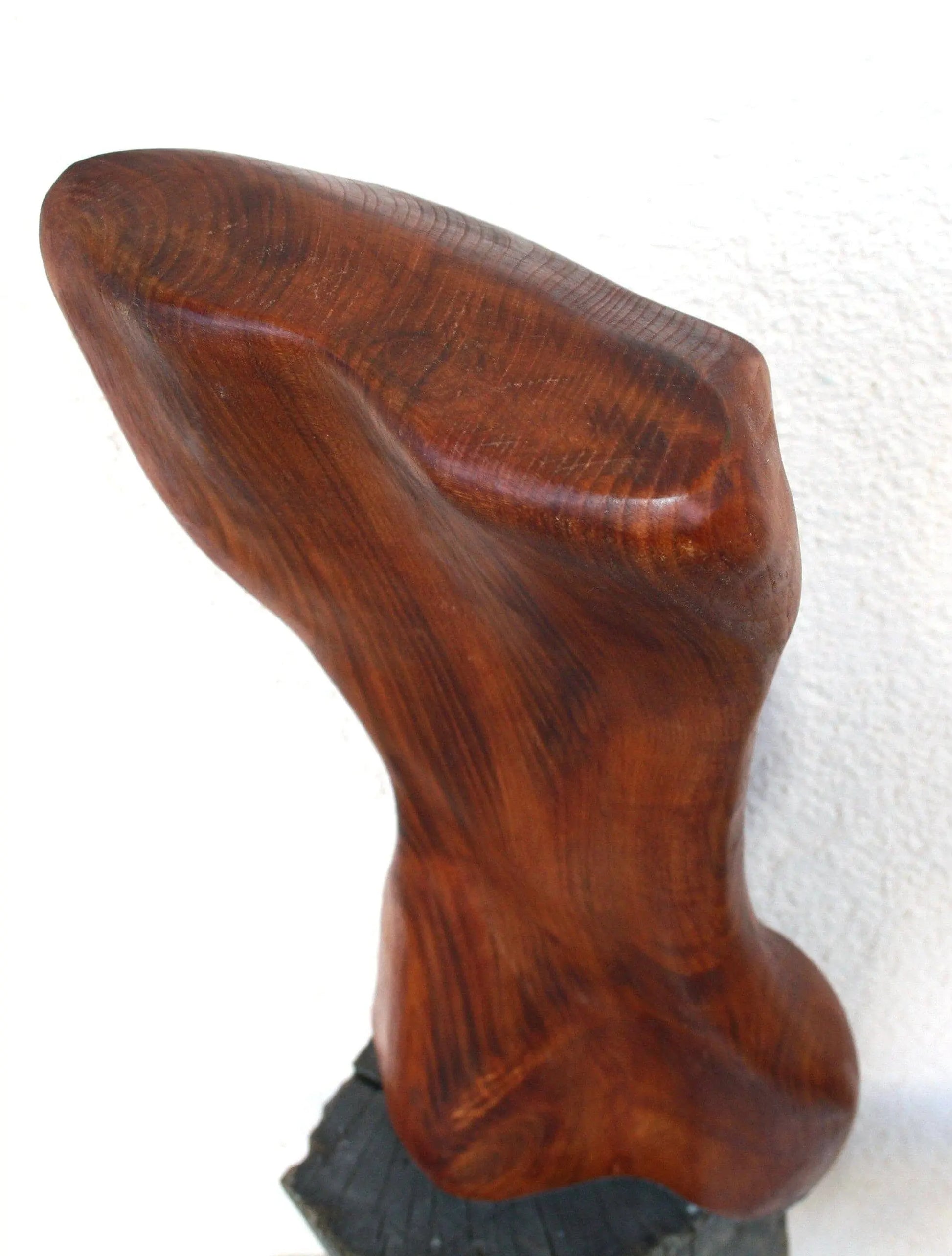 Gestaltwandler Skulptur verschiedene Perspektiven Nussbaum handgefertigt1