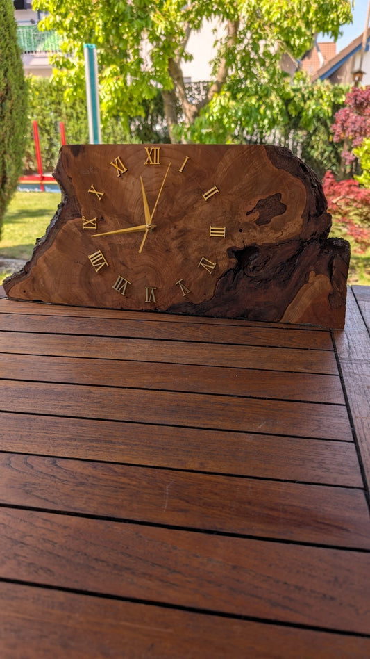 Handgefertigte Uhr aus Holz. Kirschbaum massiv 55 x 25 x 3,   Wohnzimmer Dekor